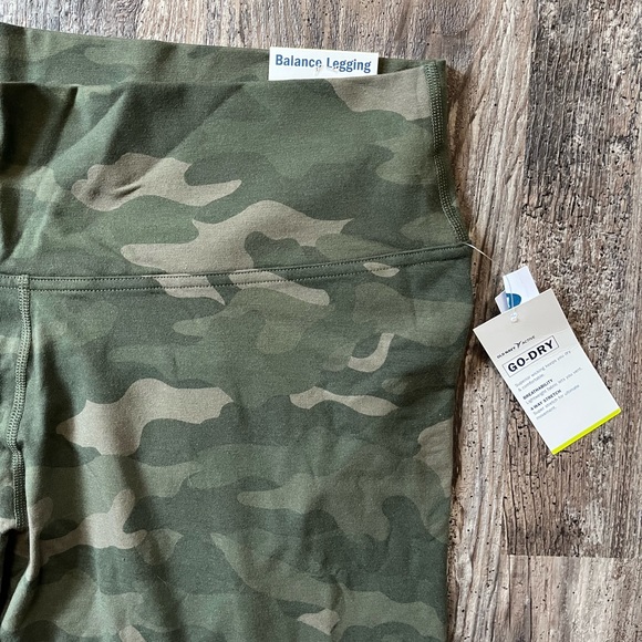 Old Navy Balance High Rise Camo Leggings Go-Dry Breathable Women’s Size XXL - Picture 4 of 7